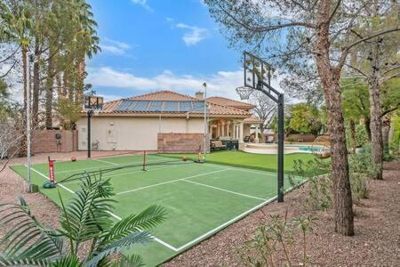 לאס וגאס Lux 5Br Vegas Home W Pool, Spa, Games, Near Strip מראה חיצוני תמונה